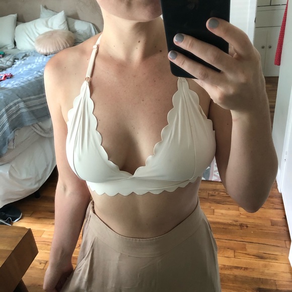 OU Out From Under Scalloped Bralette - Picture 2 of 7